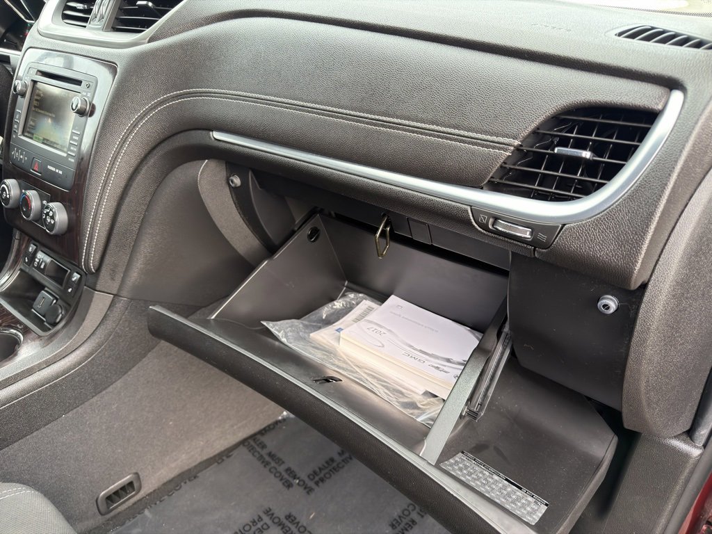 Used 2017 Chevrolet Traverse LT w/ Style and Technology Package image 48