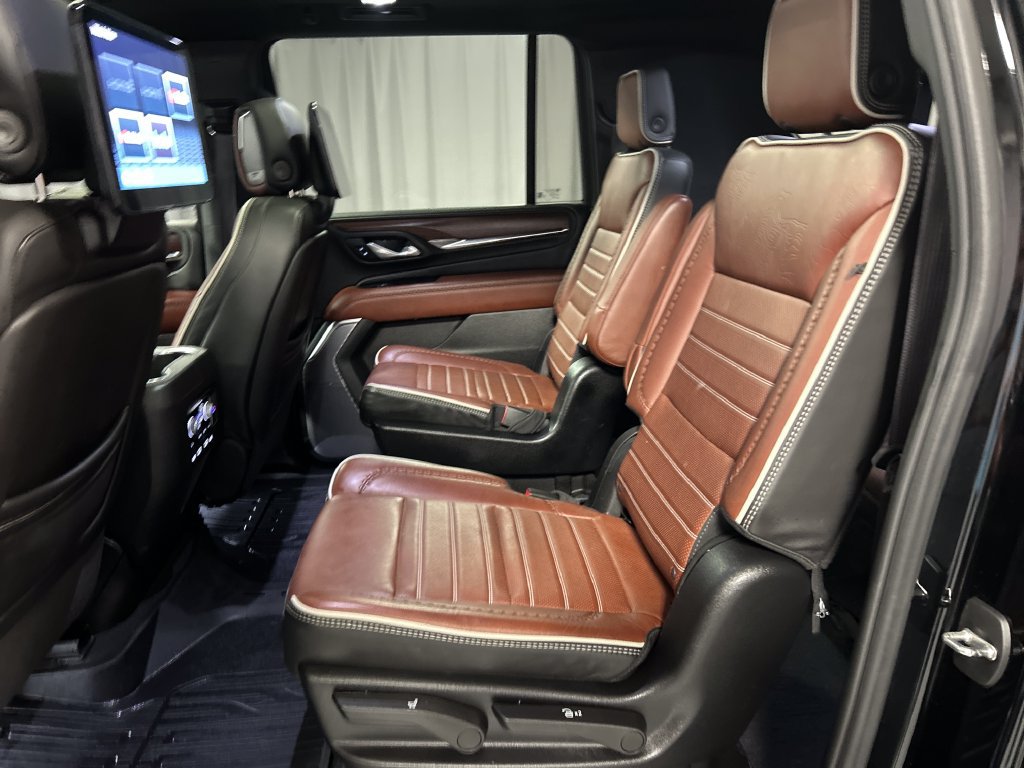 Used 2024 GMC Yukon XL Denali Ultimate AWD/4WD image 23