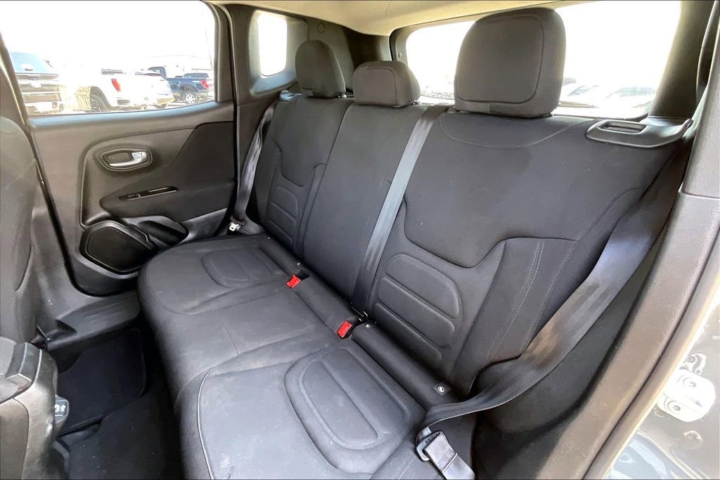 Used 2021 Jeep Renegade Latitude image 19