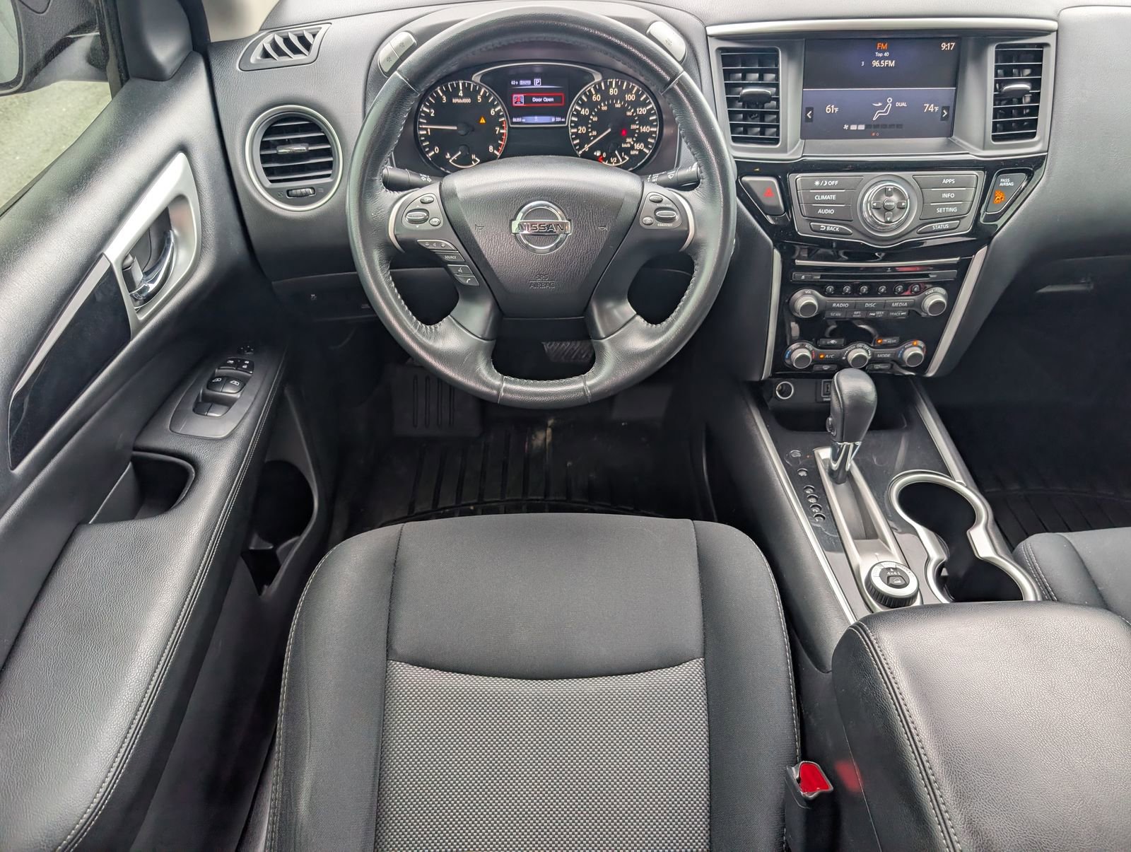 Used 2018 Nissan Pathfinder SV image 13