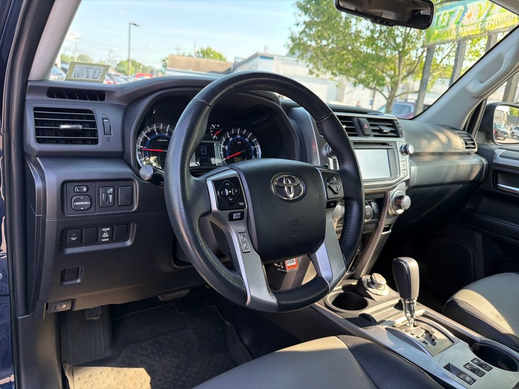 Used 2017 Toyota 4Runner SR5 Premium AWD/4WD image 18