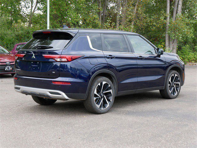 Used 2024 Mitsubishi Outlander SE image 7