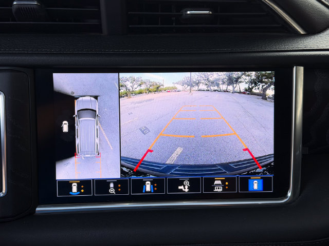 Used 2021 GMC Yukon Denali AWD/4WD image 15