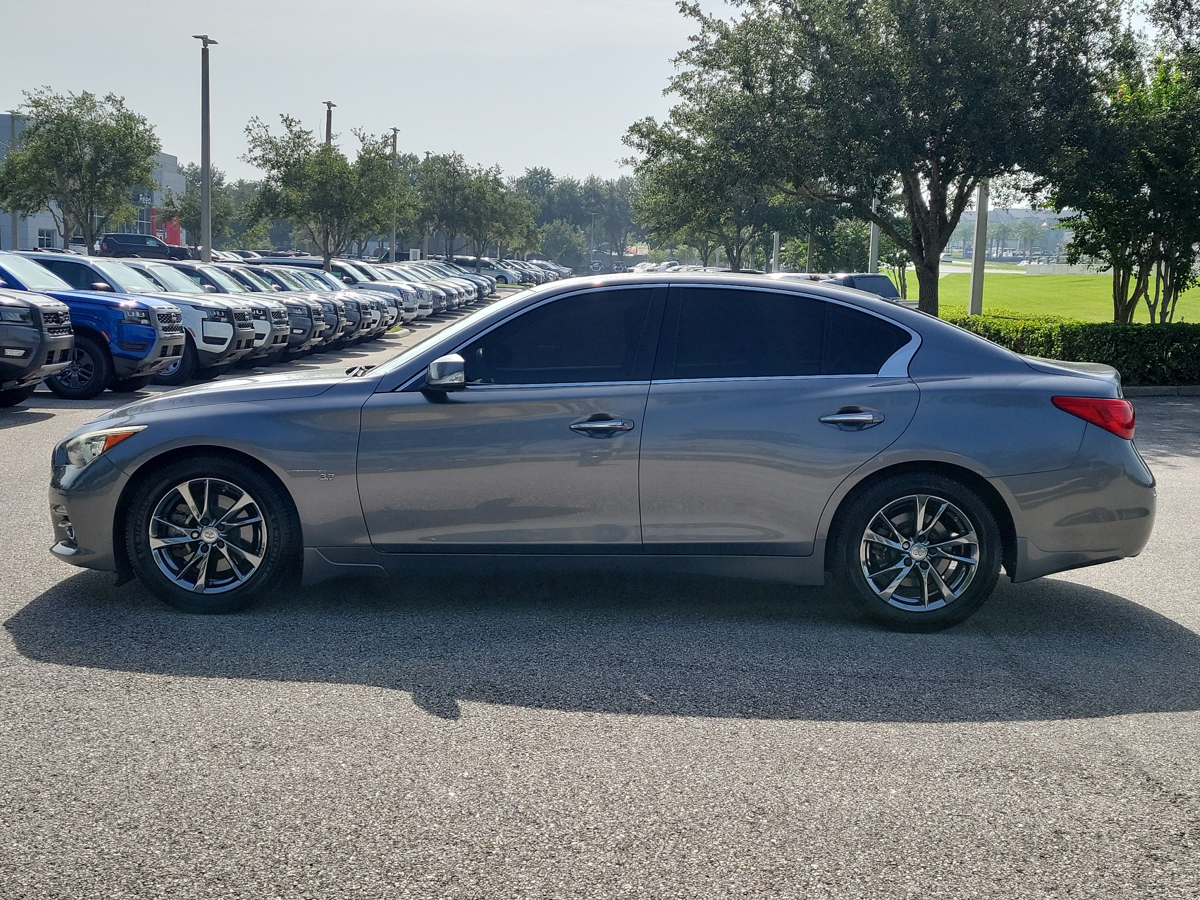Used 2015 INFINITI Q50 Premium w/ Deluxe Touring Package RWD image 9