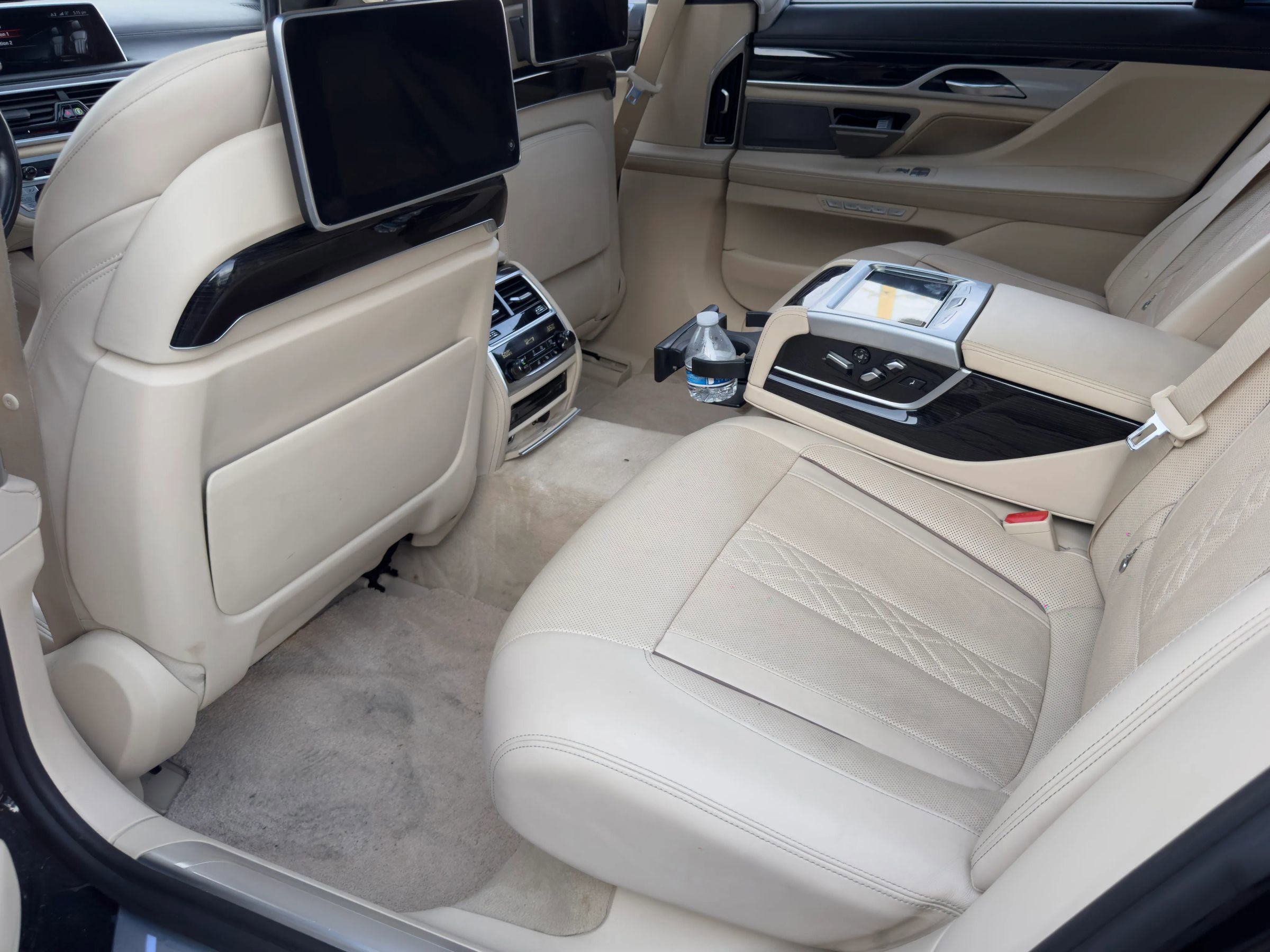 Used 2016 BMW 750Li xDrive image 18