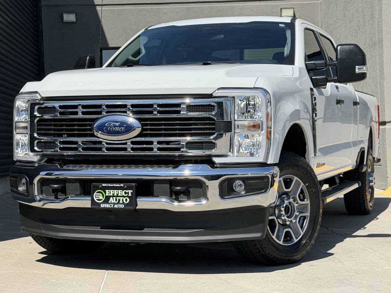 Used 2025 Ford F350 XLT w/ FX4 Off-Road Package AWD/4WD image 3