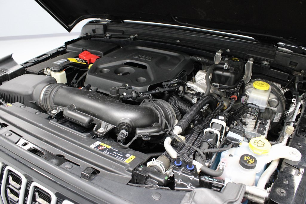 Used 2024 Jeep Wrangler Sahara image 13