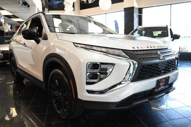Used 2024 Mitsubishi Eclipse Cross AWD image 3