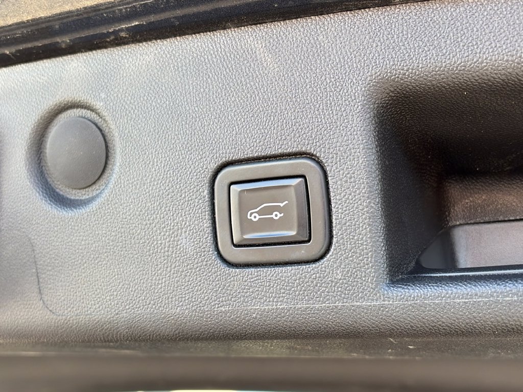 Used 2022 Chevrolet Equinox RS FWD image 8