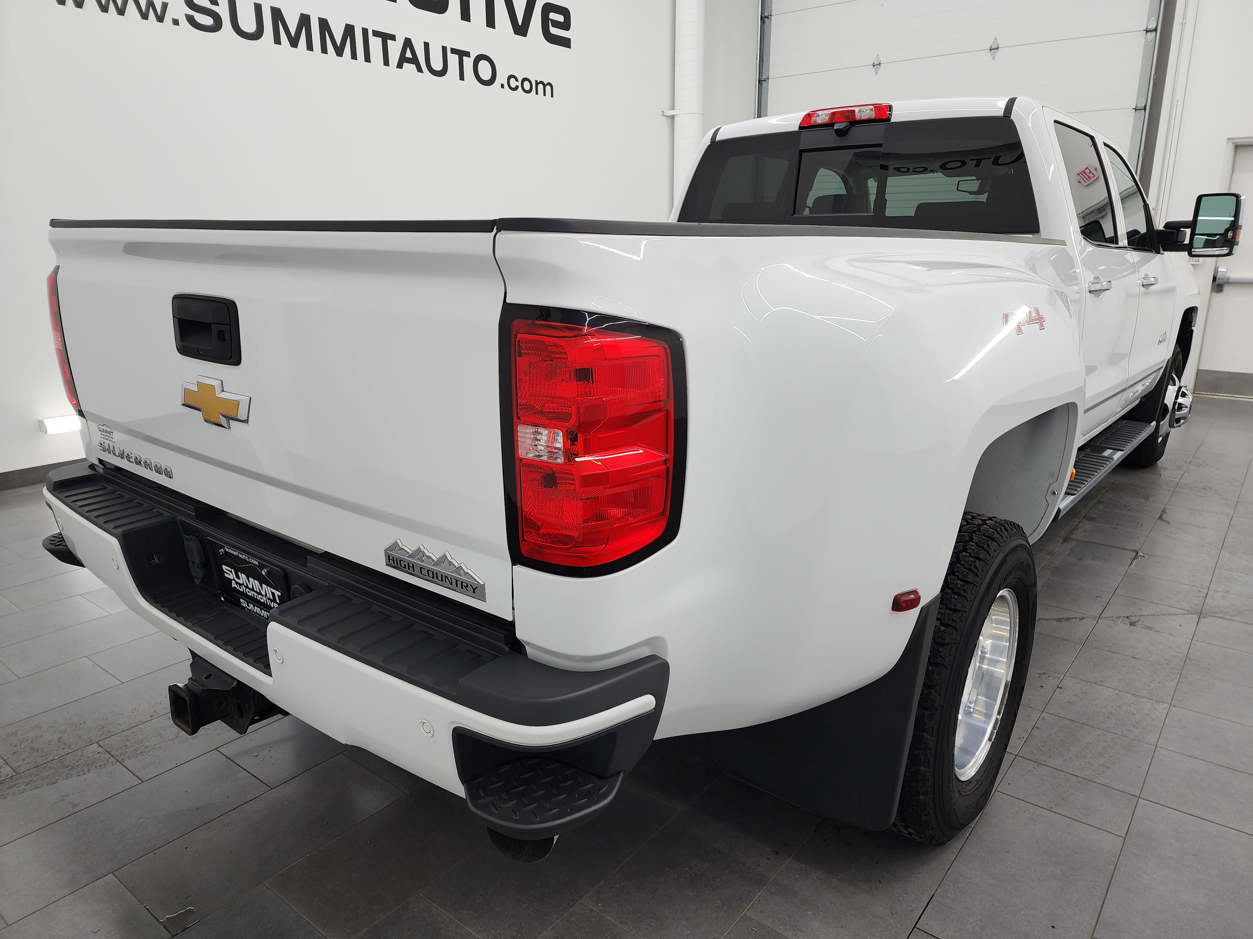 Used 2018 Chevrolet Silverado 3500 High Country w/ Duramax Plus Package image 4