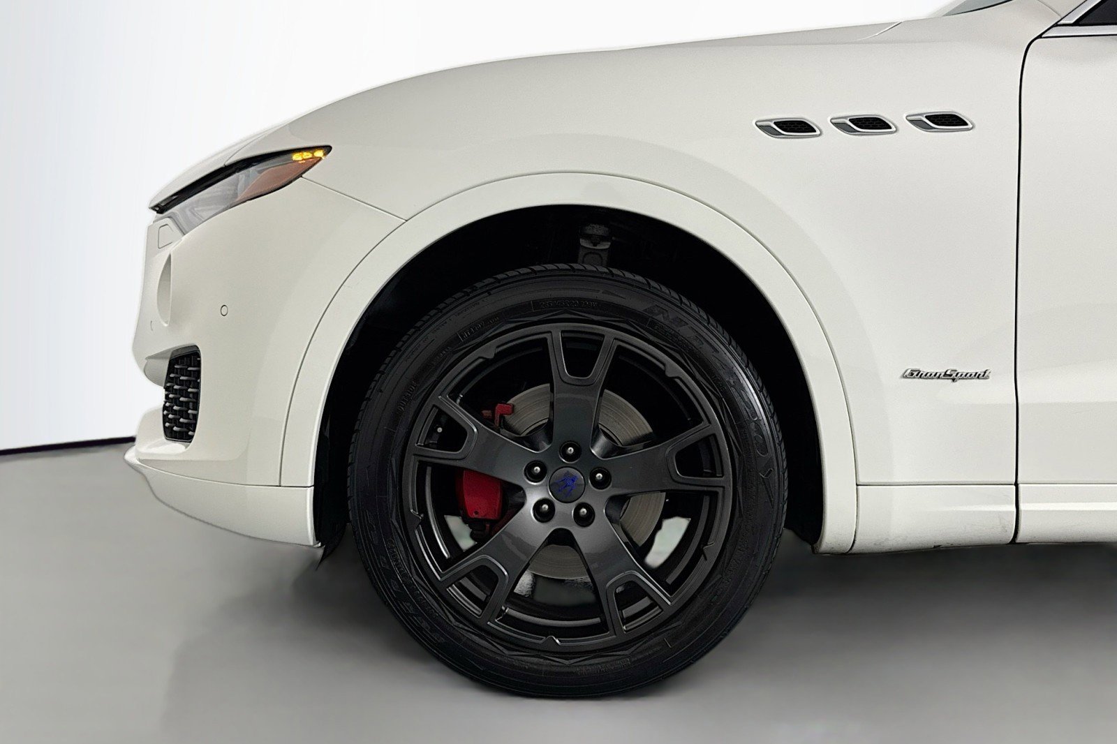 Used 2018 Maserati Levante GranSport image 9