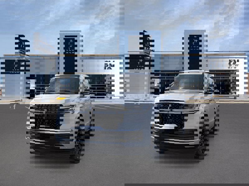 New 2025 Lincoln Navigator Reserve w/ Jet Appearance Package image 2