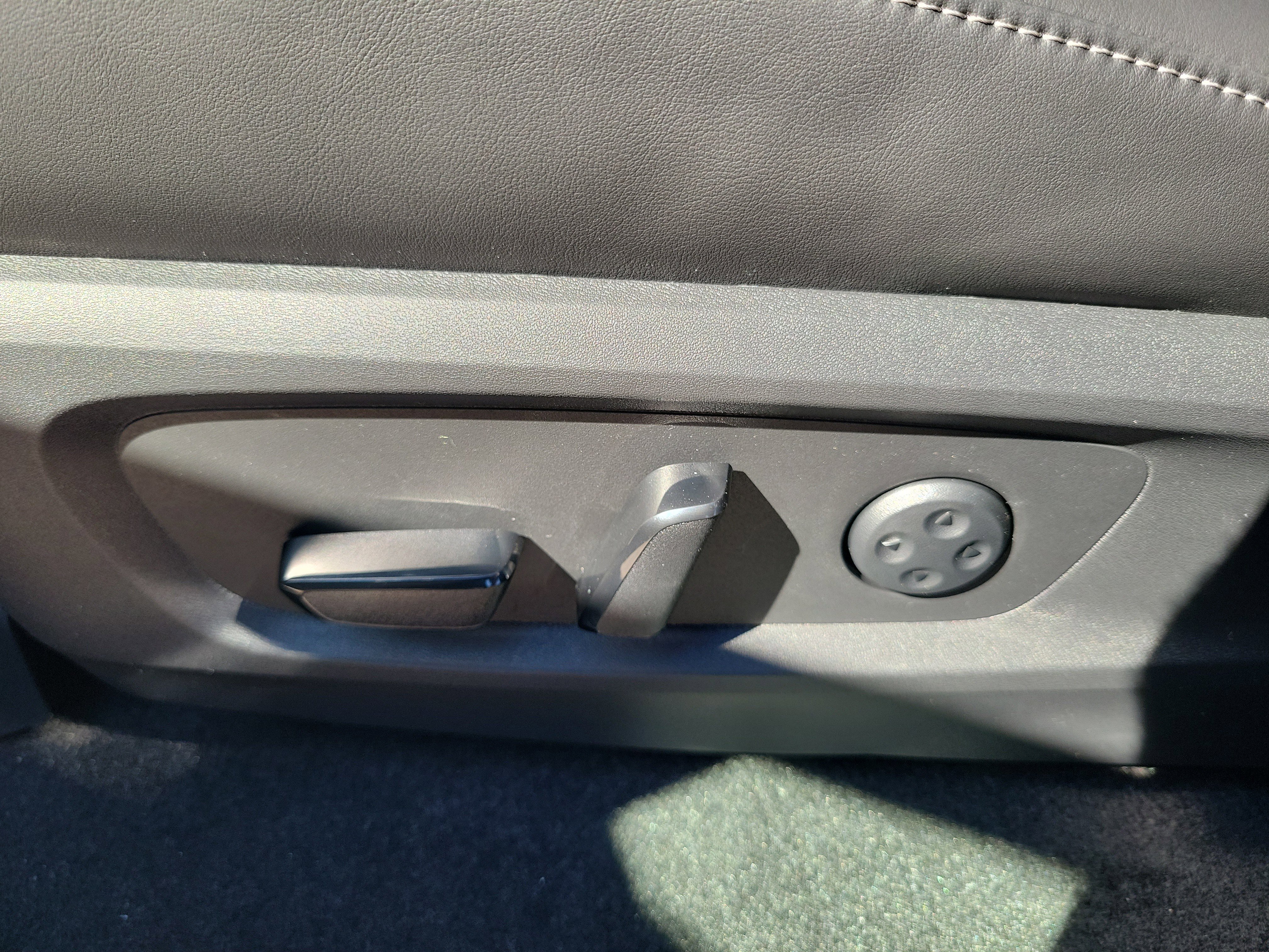 New 2026 INFINITI QX60 Sport w/ Dark Cargo Package image 25