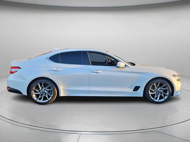 Used 2022 Genesis G70 2.0T image 4