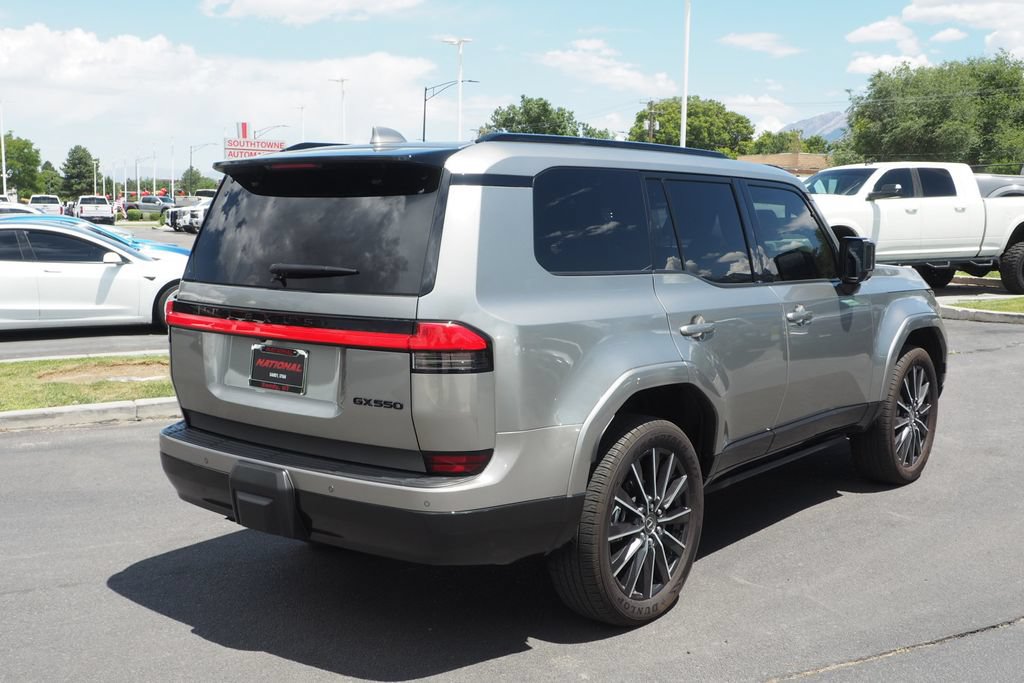 Used 2025 Lexus GX 550 w/ Accessory Package (31) AWD/4WD image 7