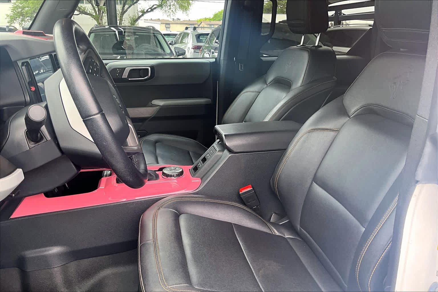 Used 2023 Ford Bronco Badlands image 9