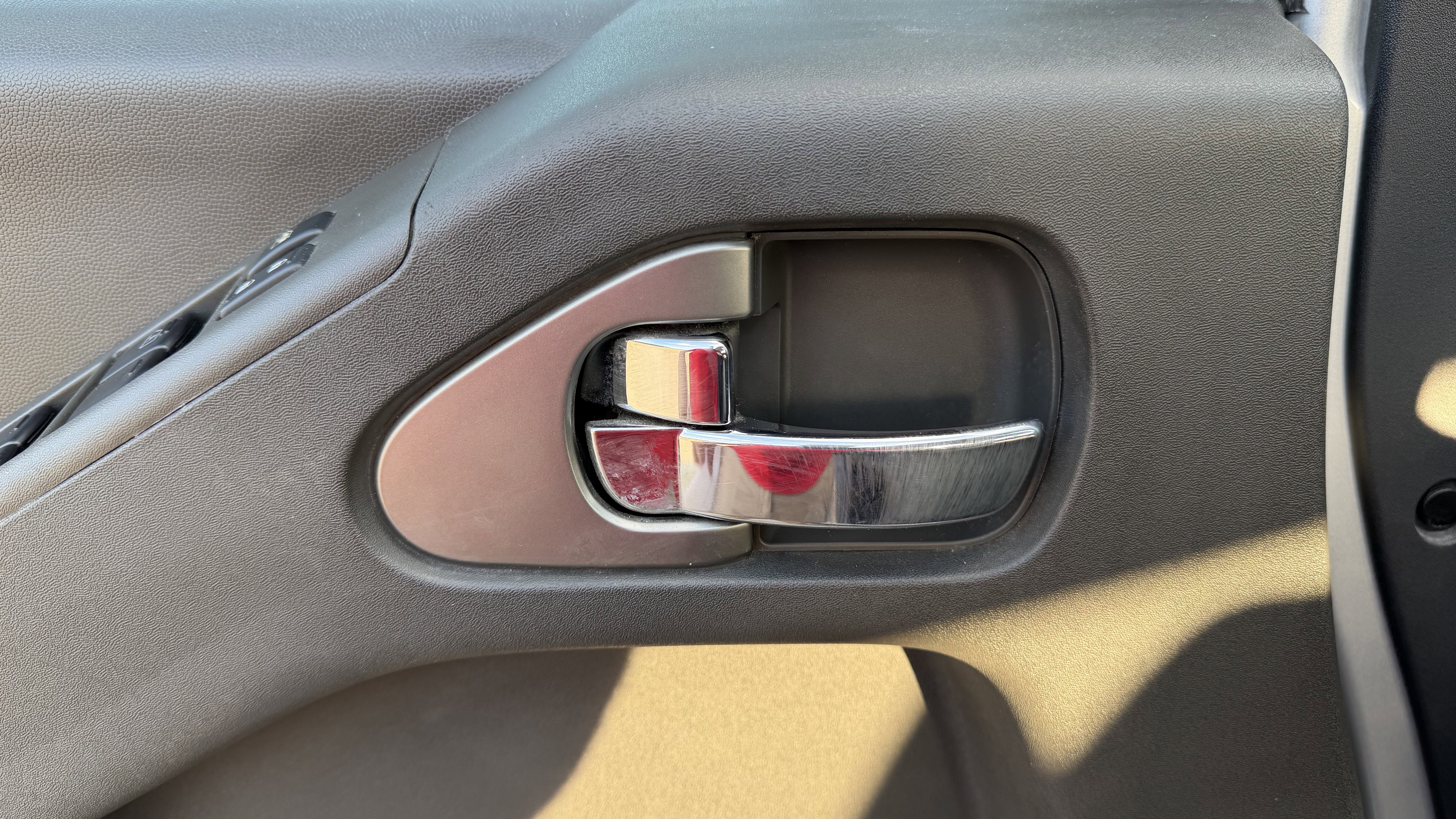 Used 2019 Nissan Frontier PRO-4X image 18