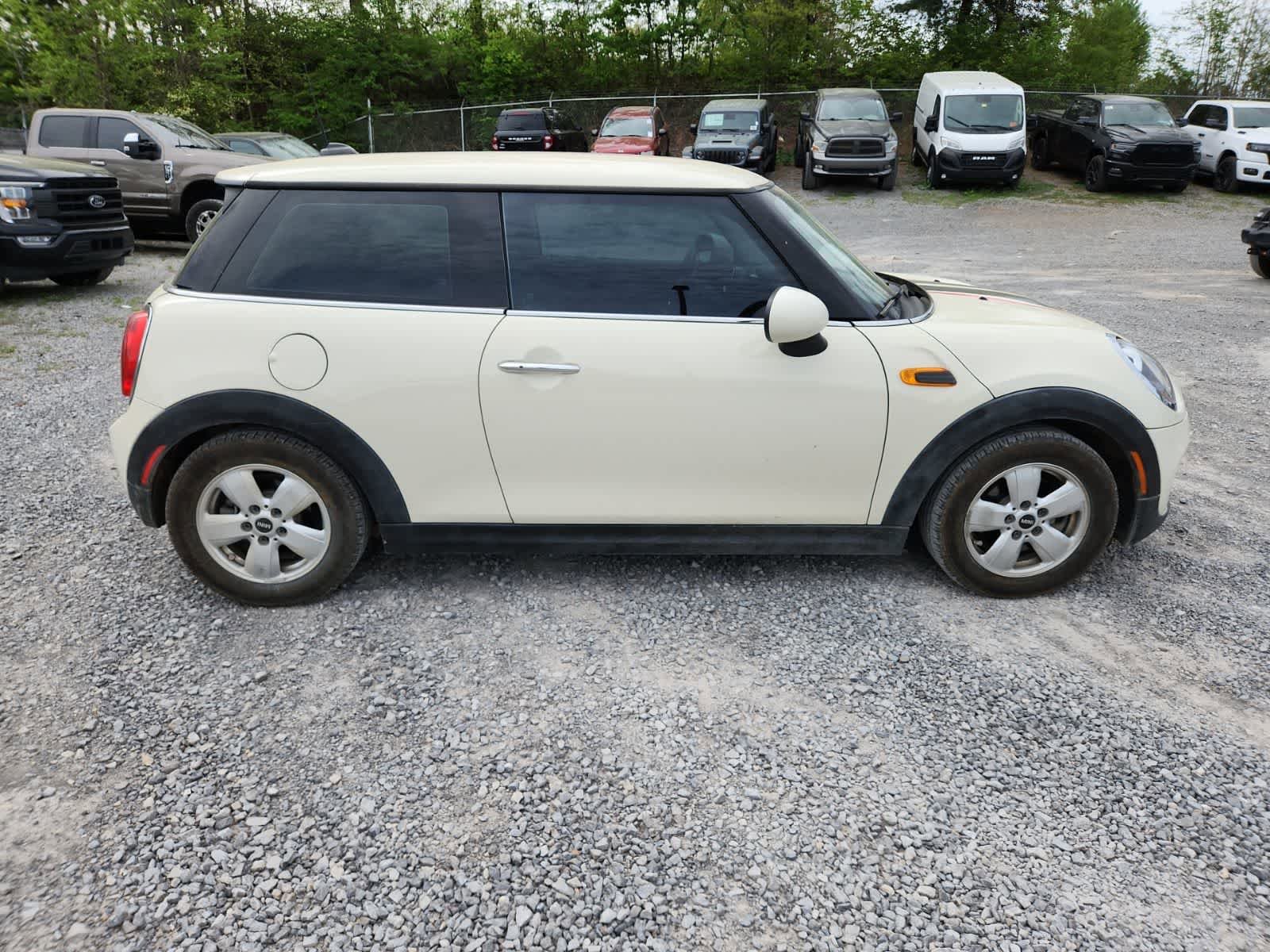 Used 2015 MINI Cooper 2-Door Hardtop image 6