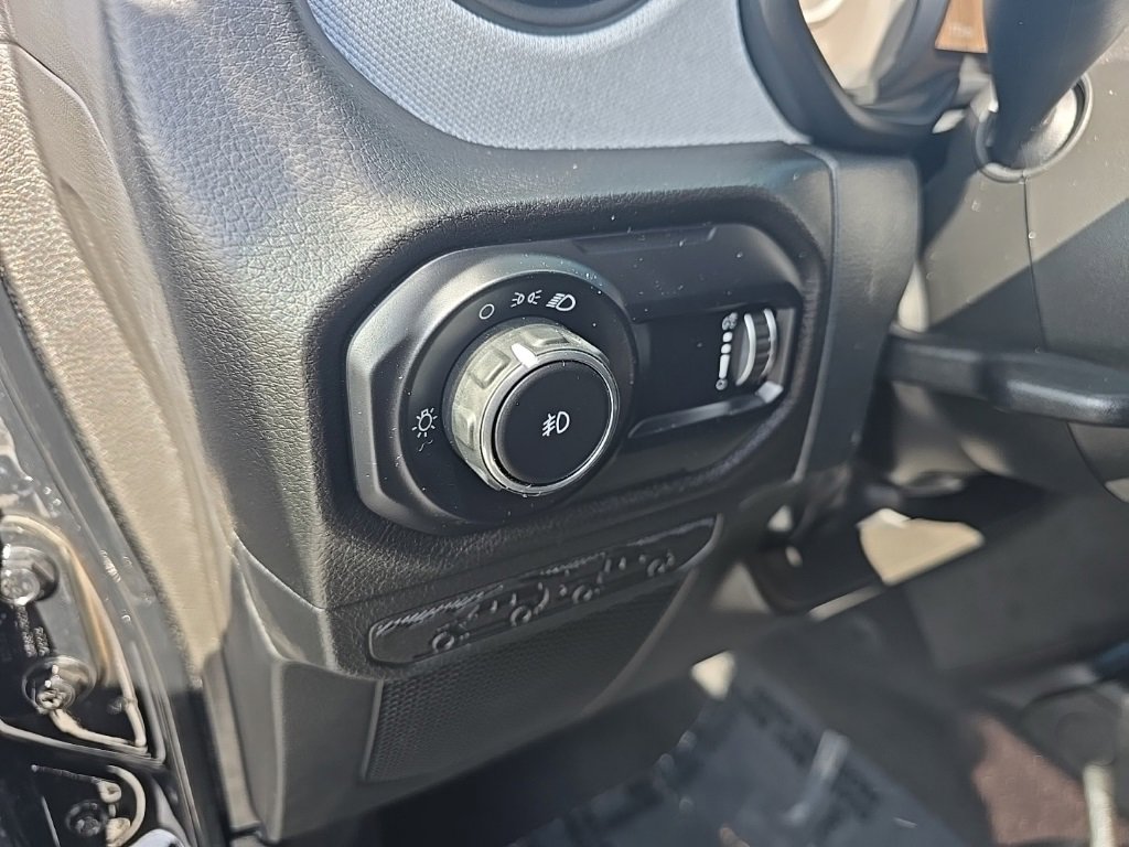 Used 2025 Jeep Wrangler Sport image 11