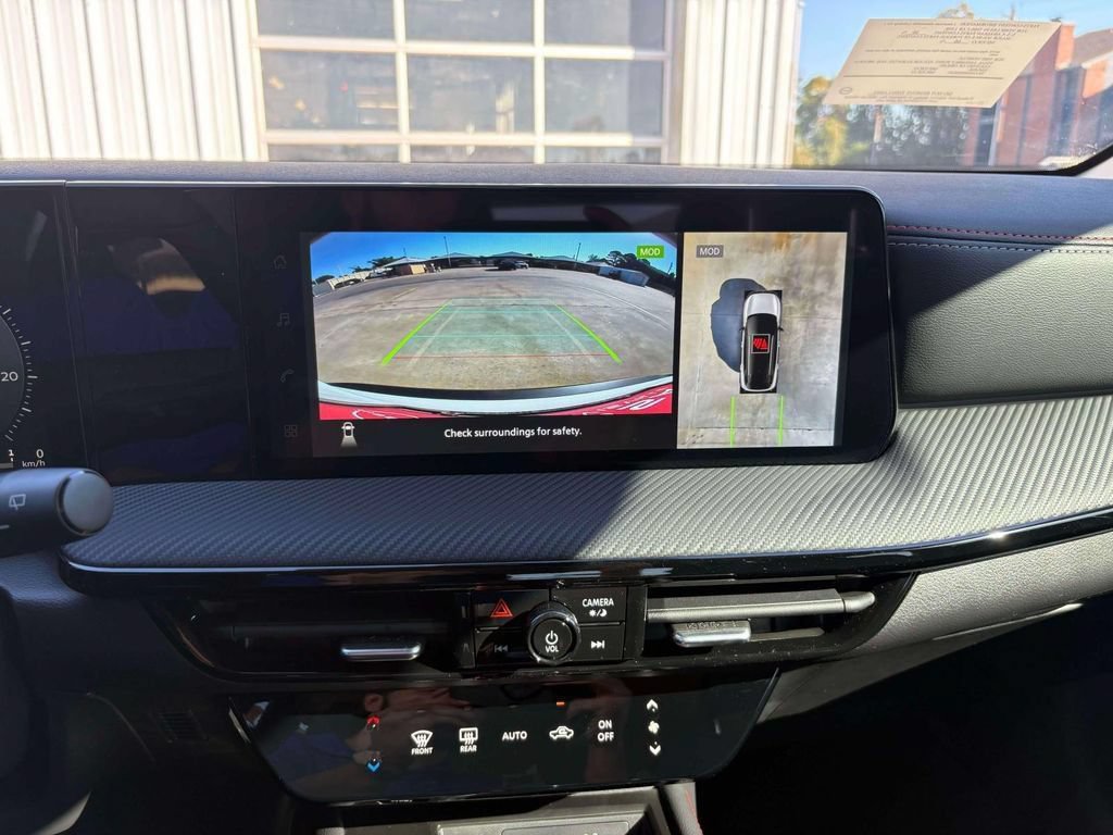 New 2026 Nissan Kicks SR w/ Illumination Package FWD image 19
