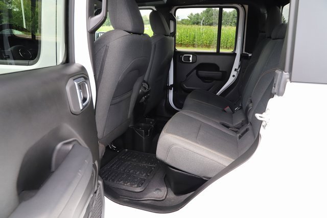 Used 2024 Jeep Gladiator Sport image 17