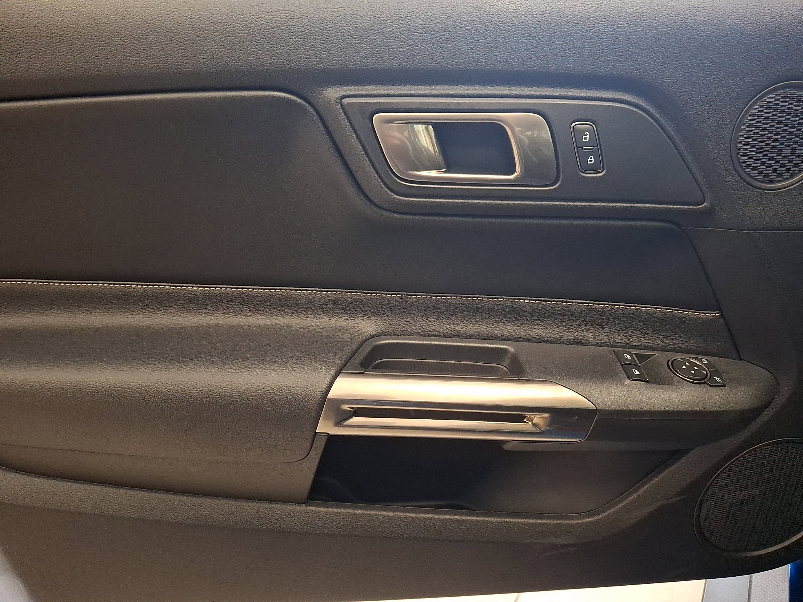 Used 2020 Ford Mustang Shelby GT500 w/ Carbon Fiber Track Pack image 10