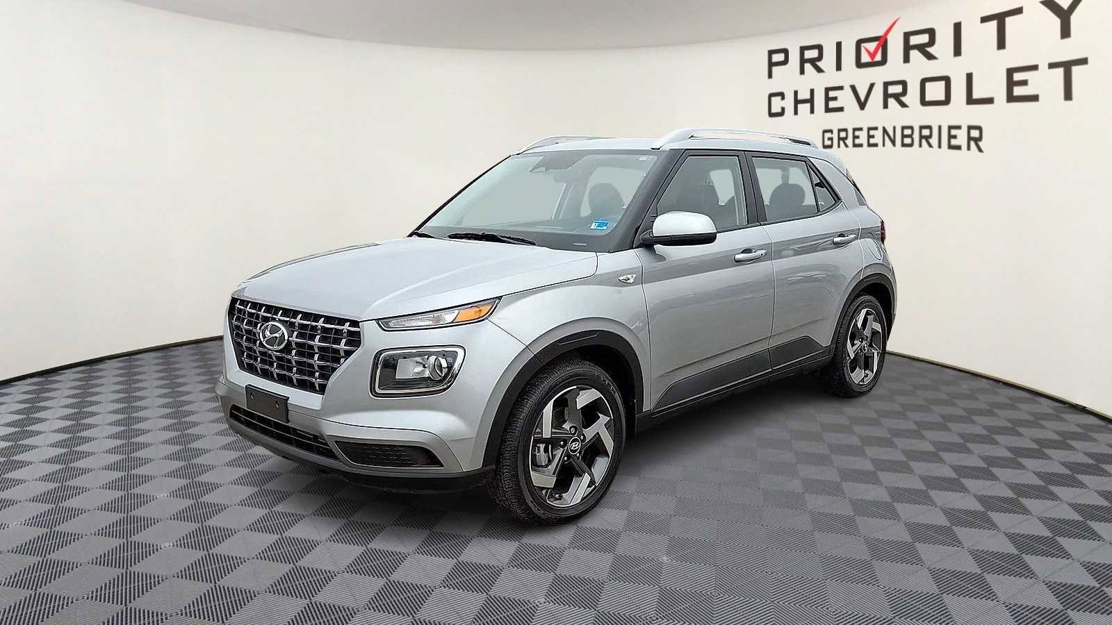 Used 2025 Hyundai Venue SEL image 4