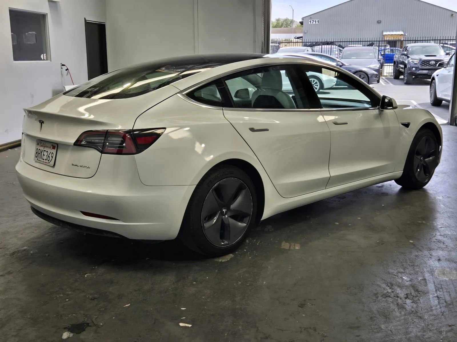 Used 2020 Tesla Model 3 Long Range image 4