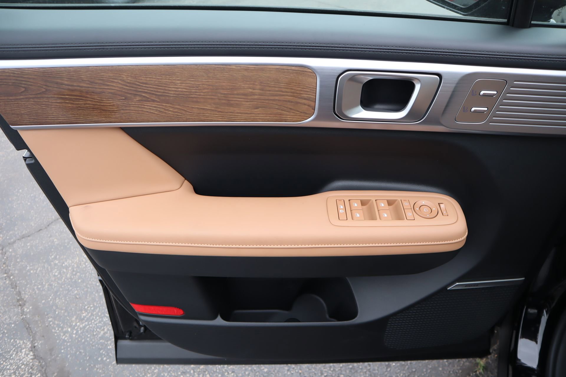 New 2026 Hyundai Santa Fe Calligraphy FWD image 17