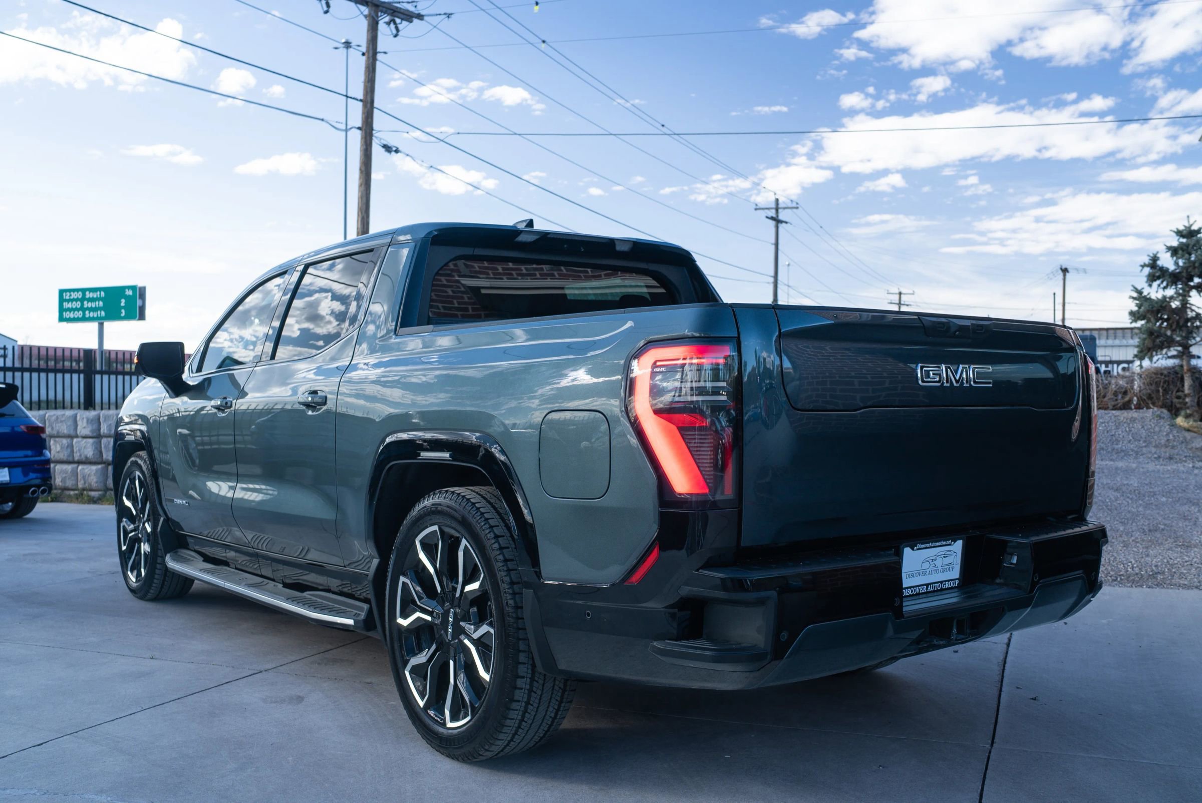 Used 2025 GMC Sierra EV Denali image 5