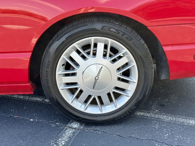 Used 2003 Ford Thunderbird image 31