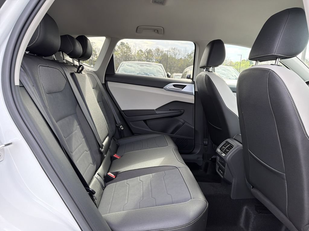 New 2026 Volkswagen Taos SE FWD image 16