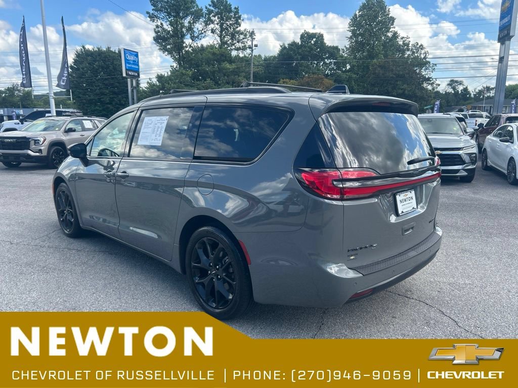 Used 2025 Chrysler Pacifica Limited FWD image 41