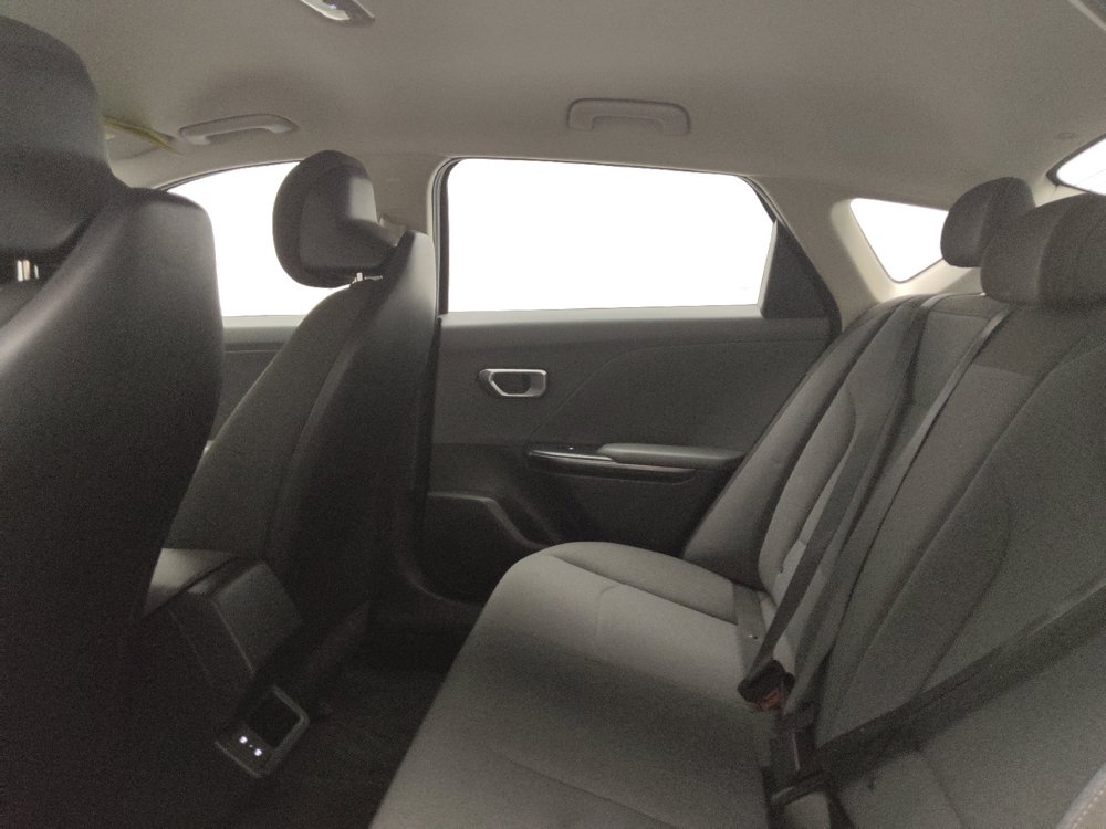Used 2025 Kia K4 FWD image 18