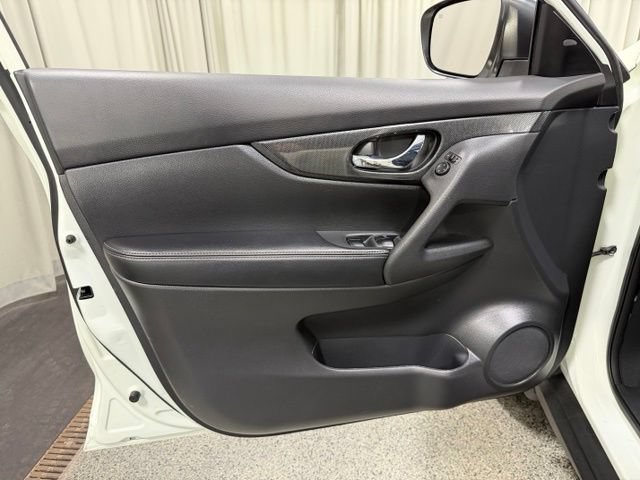 Used 2016 Nissan Rogue SL w/ SL Premium Package AWD/4WD image 21