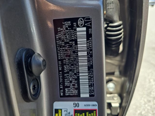 Used 2017 Toyota Corolla LE image 29