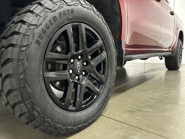 Used 2023 Chevrolet Silverado 1500 LT Trail Boss w/ LPO, Dark Essentials Package AWD/4WD image 29