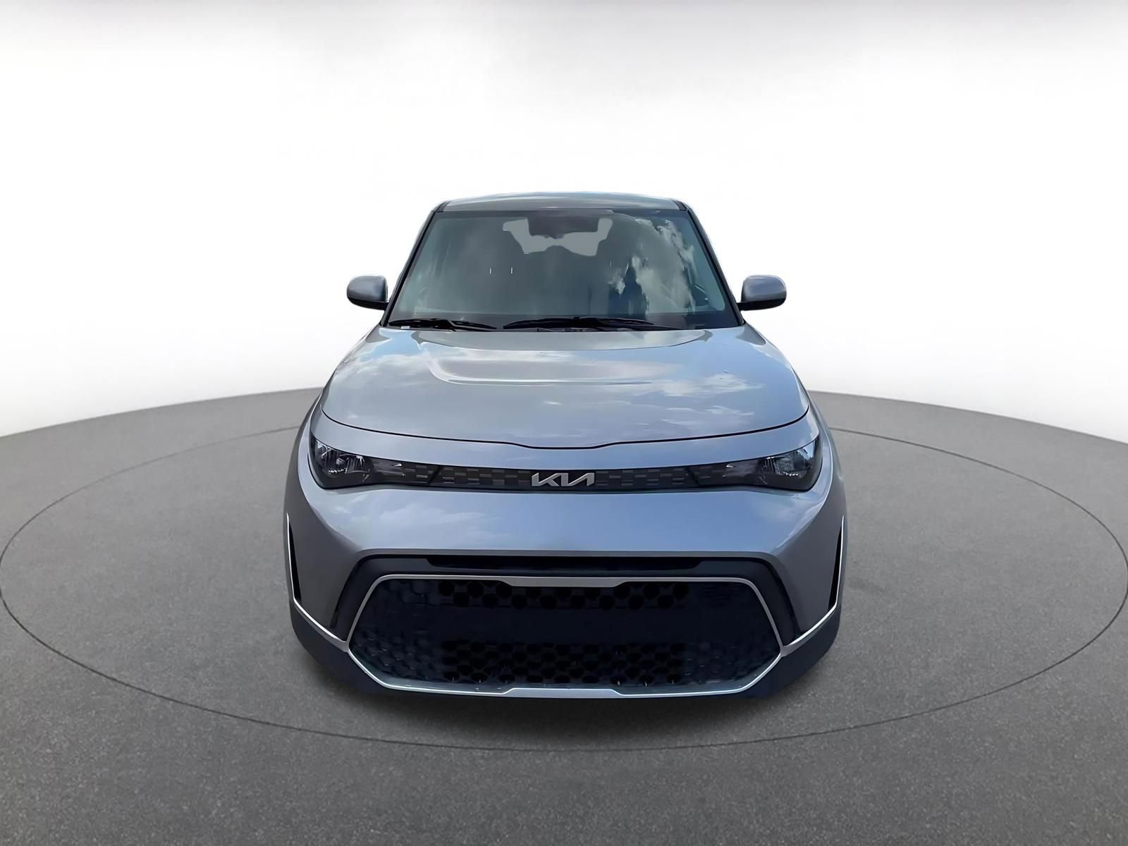 Used 2025 Kia Soul LX w/ LX Technology Package image 4