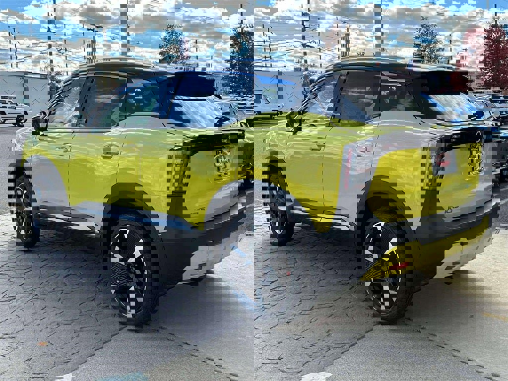 New 2026 Nissan Kicks SR w/ Cold Weather Package image 6