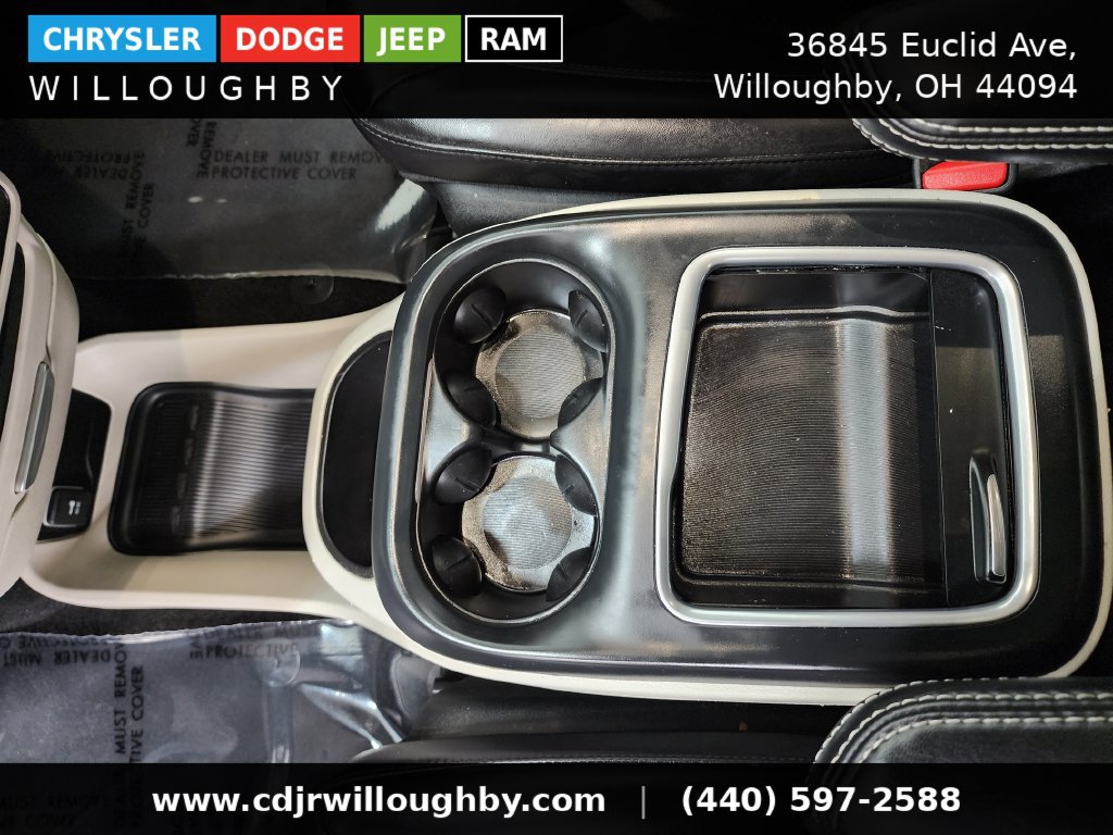Used 2023 Chrysler Pacifica Touring-L AWD/4WD image 24