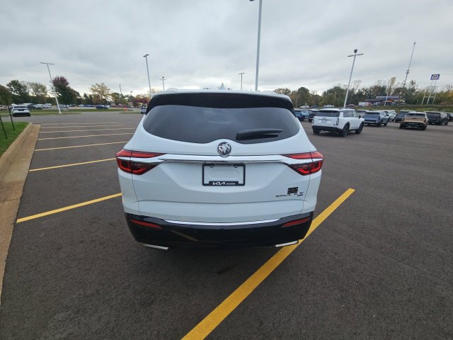 Used 2019 Buick Enclave Essence w/ LPO, Luxury Package AWD/4WD image 8