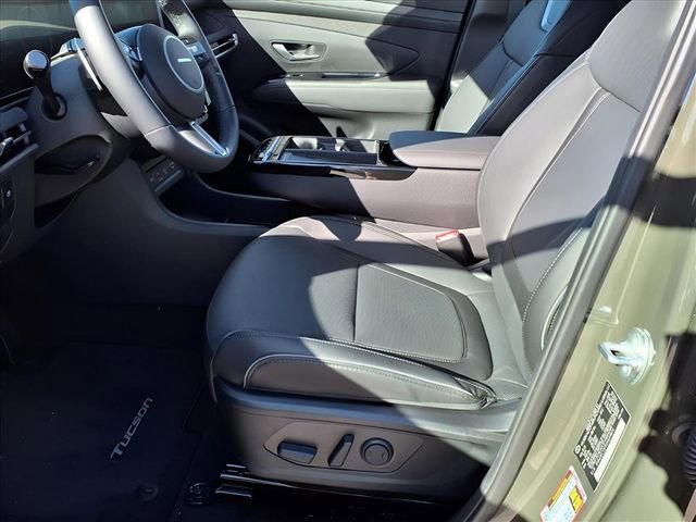 New 2025 Hyundai Tucson Limited image 16