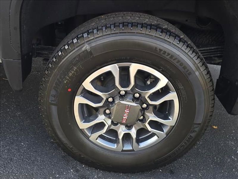 New 2026 GMC Sierra 2500 SLT w/ SLT Premium Package image 8