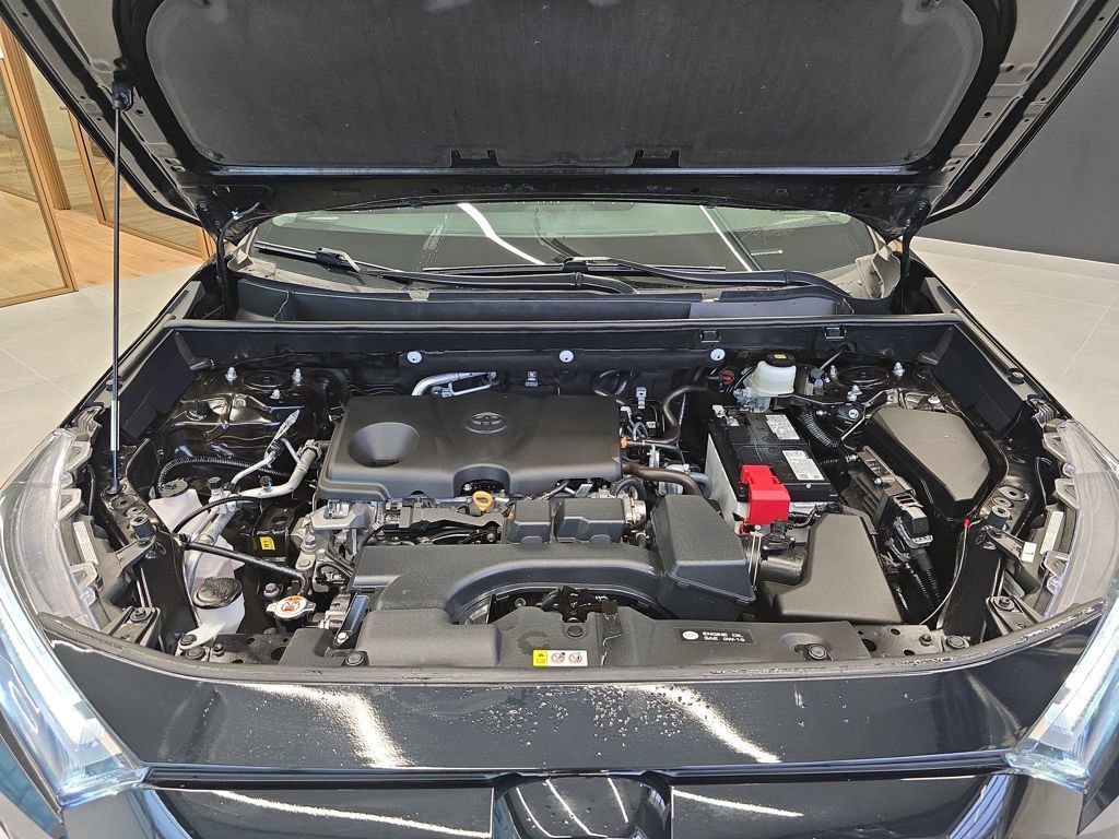 Used 2025 Toyota RAV4 XLE image 27