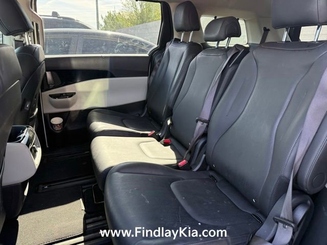 Used 2024 Kia Carnival EX FWD image 4