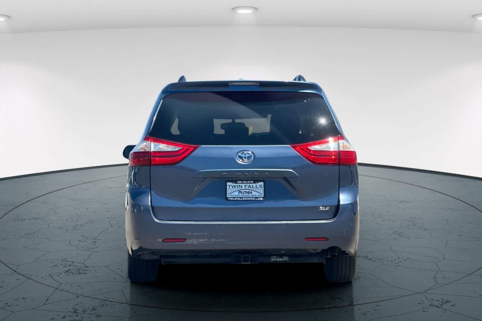 Used 2015 Toyota Sienna XLE FWD image 7