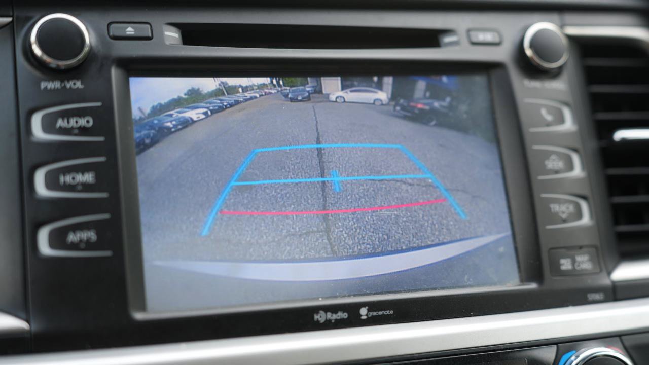 Used 2015 Toyota Highlander XLE AWD/4WD image 13