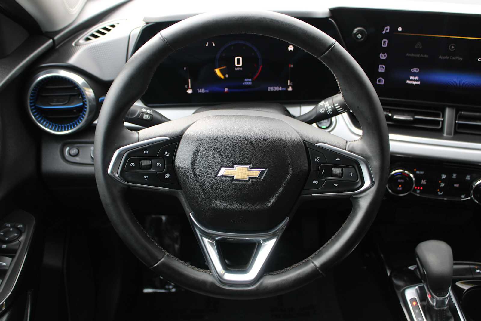 Used 2024 Chevrolet Trax LT w/ LT Convenience Package image 13