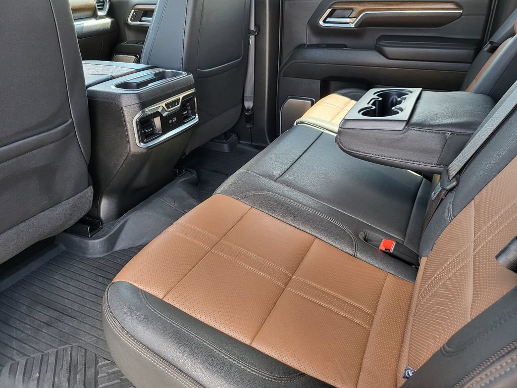Used 2024 Chevrolet Silverado 2500 High Country w/ High Country Premium Package AWD/4WD image 37