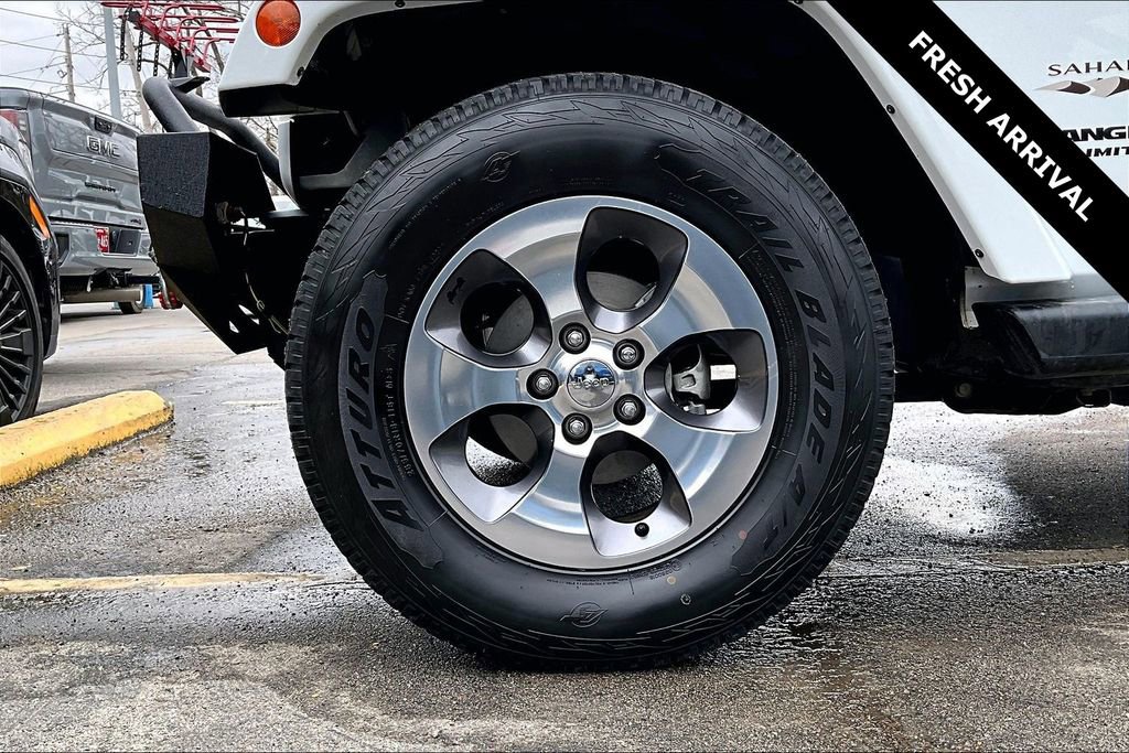 Used 2016 Jeep Wrangler Unlimited Sahara image 30